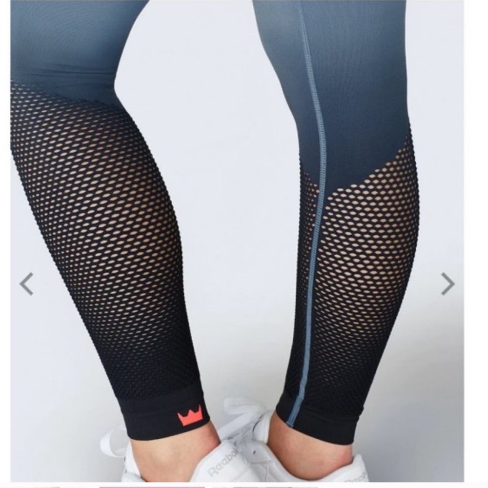 SHEFIT Women’s 2 Luxe Ombré Blue Leggings - Picture 3 of 10